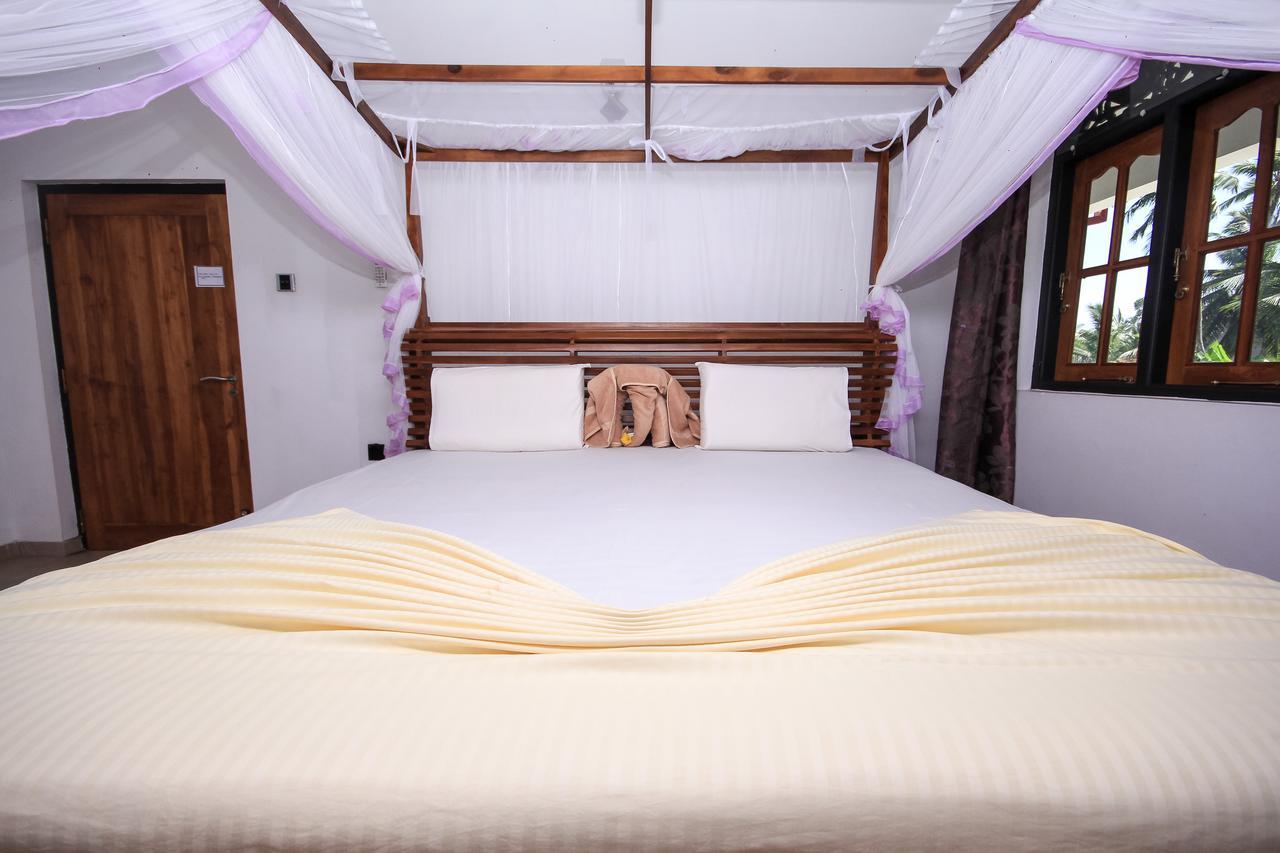 Negombo Village Guesthouse Exterior photo